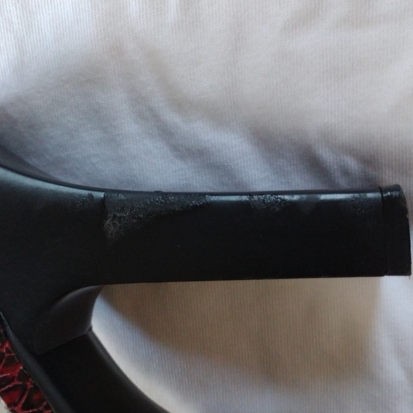 Vintage Steve Madden Faux Maroon Snakeskin Heels - Picture 6 of 7